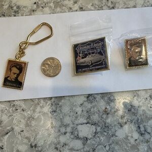 NEW 2 NEW JAMES DEAN STAMP & MUSEUM PINS & KEYCHAIN